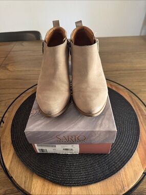 SARTO By Franco Sarto Beige Leather Ankle Booties